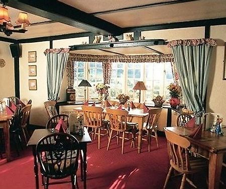 The Druid Inn Llanferres Eksteriør bilde
