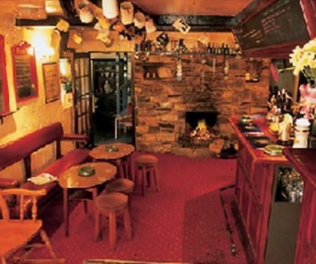 The Druid Inn Llanferres Eksteriør bilde